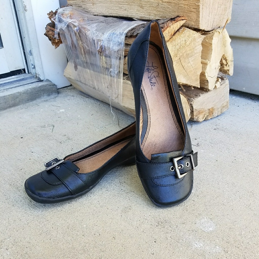 Dress flats